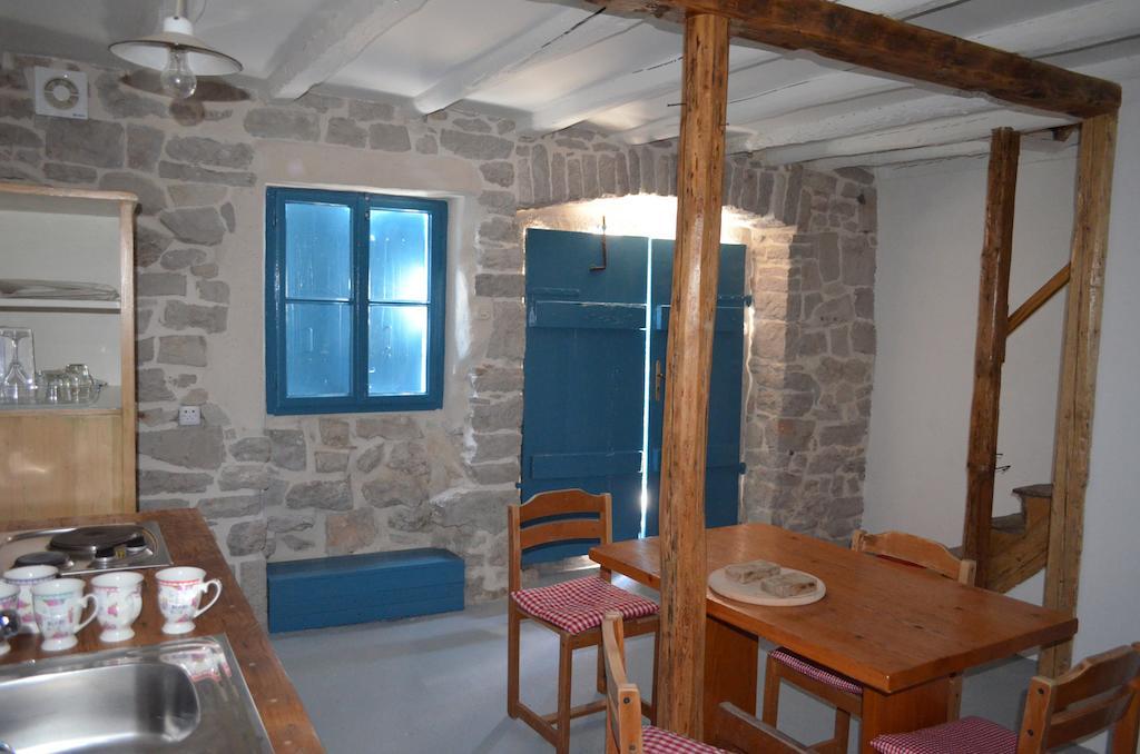 Holiday Home Tonci فوديس الغرفة الصورة
